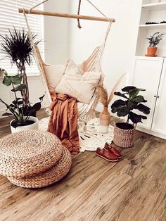 Boho Style Living Room Indoor Hanging Chair, Boho Style Living, Aesthetic Interior Design, Boho Room Decor, Deco Nature, Boho Bedroom Decor, Boho Room, Bedroom Boho