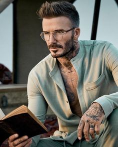 David Beckham Style, Mens Glasses Fashion, Hair Replacement Systems, Reading Glasses Men, Mens Casual Dress Outfits, Hair System, Fashion Eyeglasses