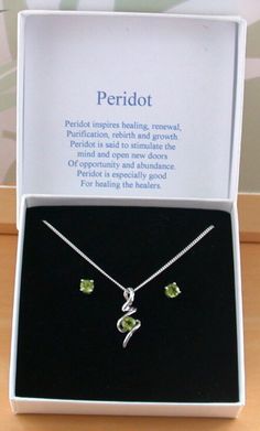 peridotsquigglenecklacestuds