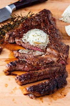 Pan-seared bone-in ribeye steak with blue cheese compound butter recipe. This simply prepared ribeye is seared in a cast iron skillet and finished in the oven. Blue cheese compound butter is a savory and salty topping that perfectly compliments tender, juicy steak. Dinner Recipes 30 Minutes, Meat Lovers Recipes