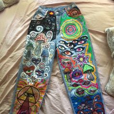 Edgy Craft Ideas, Paint Stained Clothes, Trippy Pants Painting, Clothes With Eyes On Them, Custom Jean Jacket Ideas Paint, Art Clothes Painting, Painting On Pants Ideas, Custom Clothes Diy, Designs For Jeans