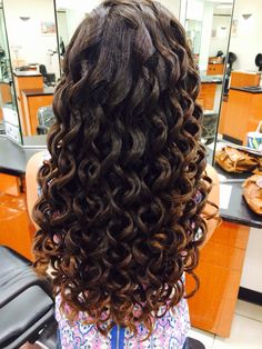 Basic Wand Curls! Small Curls For Long Hair, Big Curls For Long Hair, Hairstyles Juda, Heart Shaped Face Hairstyles, Tiny Curls, Thermal Design, Wand Hairstyles, Square Face Hairstyles, Curls Hair