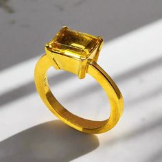 This sophisticated ring features a faceted citrine in 18k gold, providing a radiant and elegant look. For added strength and durability, the gold is plated with a layer of rhodium, a valuable precious metal. The simple yet timeless design of this ring makes it a timeless piece of jewelry. Ring in Gold 18k Faceted Citrine Evil Eye Stone, Eye Stone, Fine Jewelry Collection, Pendant Rings, Precious Metal, Multi Stone Ring, Jewelry Ring, Multi Stone, Earring Necklace