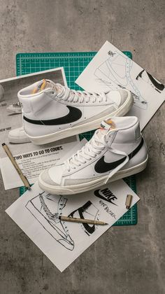 Nike Blazers Black And White, Off White Blazer Nike, Nike Shoes Blazer Mid 77, Men White Nike Shoes, Blazers Nike Shoes, Nike Blazer Wallpaper, Black Nike Blazers Outfit, Nike Blazer Mid '77, Nike Collection Sneakers