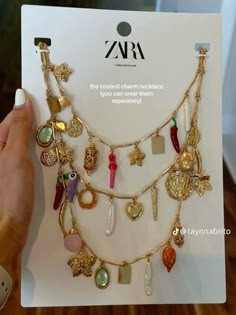 Zara Charm Necklace, Good Jewelry Brands, European Jewelry Trends, Aesthetic Charm Necklace, Charm Necklace Aesthetic, Charm Necklace Diy, Ongles Nails, Preppy Jewelry