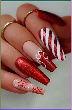 50 Red Christmas Nail Ideas That Are Sleighing This Season 116 50 Red Christmas Nail Ideas That Are Sleighing This Season Candy Cane Nails, Red And White Christmas, Christmas Gel Nails, Nail Candy, Snowflake Nails, Christmas Nails Acrylic, White Nail