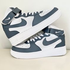 Af1 Mid, Nike Air Force One, Nike Shoes Girls, Nike Fashion Shoes, Jordan Shoes Girls, Preppy Shoes, All Nike Shoes, Custom Air Force 1, Air Force One