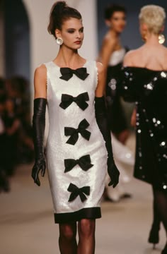 Chanel Girl, Chanel Fashion Show, 80’s Fashion, Fashion Research