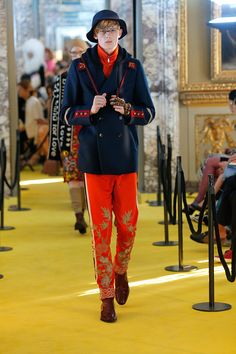 Gucci Cruise 2018 - Fucking Young! Style Androgyne, Gucci Cruise, Gucci Spring, Dapper Dan, Catwalk Fashion, Androgynous Fashion, Gucci Fashion, Alessandro Michele