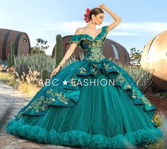 Quinceanera Dresses Charro, Green Quince Dress, Charro Dress, Story Clothes, Vestido Charro, Quince Dresses Charro, Xv Dresses, Green Quinceanera Dresses, Mexican Quinceanera Dresses