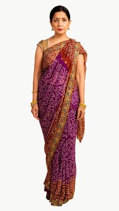 Indian woman in a traditional saree mockup | premium image by rawpixel.com / McKinsey Retro Outfits 80s Style, Bollywood Actress Without Makeup, Bandhani Saree, Indian Saree, Beautiful Women Over 40