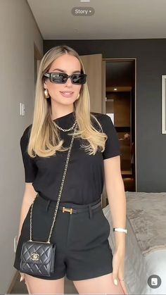 Summer Black Outfits, Outfit Casual Verano, Styling Clothes, Effortlessly Chic Outfits, Looks Party, Casual Day Outfits, Elegante Casual, Casual Chic Outfit, Looks Chic