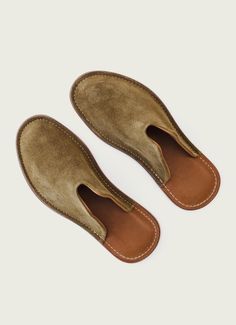 Mr. Grumpy Leather Slippers – WP Standard Mens Slippers Slip On, Luxury Men's Fall Slip-ons, Pendleton Slippers For Men, Fun Slippers Men, Luxury Men's Slippers, Modern Luxury Men's Clogs, Luxury Classic Men's Slippers, Luxury Men's Flat Heel Slippers, Luxury Men's Mules For Work