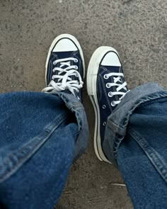 Welcome to denim era самая любимая и удобная для меня обувь 💙 если выбираете converse, берите только Chuck 70! Dark Blue Converse, All Star Aesthetic, Chuck 70 Converse, Converse Baby, Dr Shoes