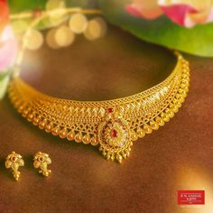 Neck Designs Gold Jewellery, Indian Gold Choker Necklace Design, Gold Jwellary Design Bridal, Jwellary Design For Wedding, Chokar Gold Set, Gold Bridal Earrings Indian, Bridal Rings Indian Gold, Choker Necklace Indian Gold