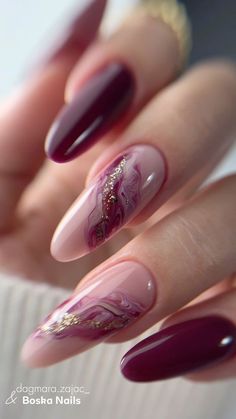 Wedding Nails Design Dark Colour, Nail Art On Red Nails, Pink Marble Nails, Bridal Nails Designs, Quick Nail Art, Trendy Nail Designs, Latest Nail Designs, Nails Designer, Art Deco Nails