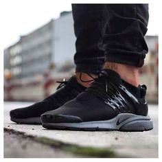 The famous Nike Air Presto, watch out for fakes. Checkout the 29 point step-by-step guide on spotting fakes on goVerify.it Stefan Janoski, Stylish Eve, Women Nike, Nike Shoes Cheap, Nike Shoes Outlet