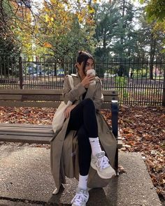 Mode Dope, Oversized Trench Coat, Trench Coat Outfit, Autumn Fits, Fall Fits, Winter Fits, Autumn Aesthetic