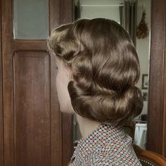 Vintage Retro Hairstyles, 1950 Hairstyle, 1970s Hair, 1940s Hair, Retro Hairstyle, Vintage Hair Salons, 1930s Hair, 1970s Hairstyles, Historical Hairstyles