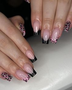 Bright Pink Leopard Print Nails, Black And Pink Cheetah Nails, Nails Acrylic Zebra Print, Pink Leopard Print Nails Acrylic, Pink And Black Cheetah Nails, Short Leopard Print Nails, Acrylic Nails Ideas Winter, Short Gel X Nail Designs, Leopard Nails Short