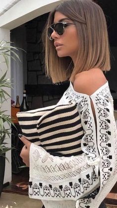 Brunette Big Curls, Short Carmel Balayage Hair, Lunch Outfit Ideas Summer Casual, Short Blonde Hair Round Face, Color Bone Length Hair, Short Hair Color Ideas For Brunettes, Short Bob Thick Hair, Shoulder Length Ombre Hair