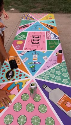 Drinking Pong Table, Pong Table Inspo College, Cup Pong Table Ideas, Homemade Pong Table, College Beer Pong Table Painted, Diy Beer Pong Table Paint Ideas Simple