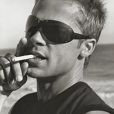 Brad Pitt Pictures, Portrait Male, Bday Shoot, Food List, Famous Faces, Pic Ideas, Brad Pitt, Celebrities Male