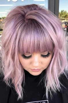 Medium Hairstyle With Thick Bangs #haircutswithbangs #haircuts #mediumhaircut #mauvehair Pride Hair, Bang Hair, Rich Hair, Pink Blonde Hair, Inverted Bob Hairstyles, Haircuts Ideas, Violet Hair, Lilac Hair, Coloured Hair