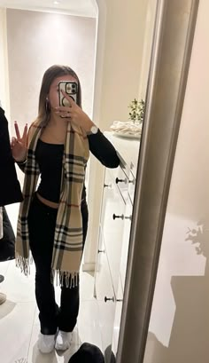 Mode Zara, Fasion Outfits, Scarf Outfit, Outfit Inspo Casual, Aesthetic Fits, Cute Preppy Outfits, Winter Fits, Cute Everyday Outfits, Baddie Outfits Casual