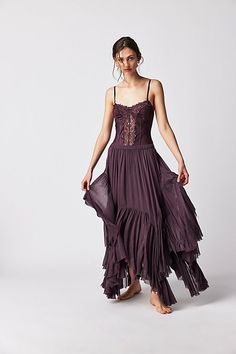 Nonbinary Femme Fashion, Witchcore Fashion, Flowy Clothes, Maxi Skirt Style, Mode Boho, Free People Skirt, Free People Clothing, Boho Skirts, People Dress