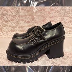 Dr Shoes, Soda Shoes, Funky Shoes, Shoe Inspo, Swag Shoes, Unique Shoes, Chunky Platform, Chunky Boots, Pretty Shoes