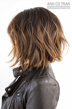 layered messy bob hairstyle 2016 Shaggy Bob Haircut, Brunette Bob, Wavy Bob Haircuts, Messy Bob Hairstyles, Thick Hair Cuts, 2015 Hairstyles, Choppy Hair, Penteado Cabelo Curto, Haircut For Thick Hair