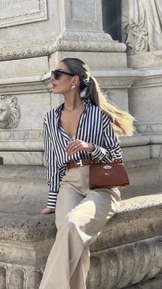 Beige Pants, Foto Poses, Classy Work Outfits, Stylish Work Outfits, Looks Chic, Trend Fashion, Work Outfits Women, 가을 패션, Professional Outfits