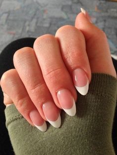 Nail Ideas For Senior Pictures, Acrylic Nails For Senior Pictures, Senior Pic Nail Ideas, French Tip Acrylic Nails Round, Nails For Senior Pictures, Senior Pic Nails, French Tip Nails Round, Rounded French Tip Nails, Senior Picture Nails Ideas