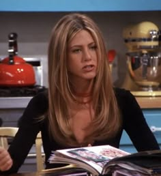 Honey Blonde 90s Hair, Jennifer Aniston Hair Dark Brown, 90s Layered Hair Face Framing, Jennifer Aniston Hair Color 90s, Jeniffer Aniston Hair 90s, Jennifer Aniston Hair Back View, Jenifer Aniston Hair Color, Jeniffer Aniston Hair Color