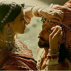 Sanjay Leela Bhansali's fabulous film 'Padmaavat.' Padmavati Movie, Rimple And Harpreet Narula, Deepika Ranveer, Film Story, Sanjay Leela Bhansali, Pani Puri, Hollywood Photo, Shahid Kapoor, Ranveer Singh