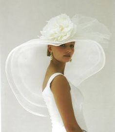 Perfect for a white wedding Fancy Hats, Love Hat, Wearing A Hat, Wedding Hats, Derby Hats, Beautiful Hats, Yahoo Mail, Kentucky Derby