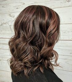 22 Prettiest Ways to Get Rose Gold Highlights for Every Hair Color Rose Gold Highlights On Black Hair, Short Brown Hair With Rose Gold Highlights, Rose Gold Highlights Black Hair, Subtle Rose Gold Hair Brunette, Chocolate Rose Gold Hair, Pink Hair Highlights, Gold Hair Dye, Rose Gold Hair Dye