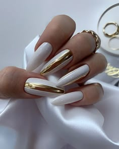 Gold Chrome Nails Designs, Gold Mirror Acrylic, Unghie Nail Art, Mirror Acrylic, Nails Gel, Fancy Nails, Nail Polishes