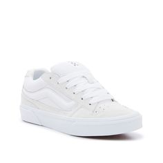 Vans-Caldrone Sneaker - Women's Touch up a casual look with the laidback Caldrone sneaker from Vans. This skate shoe-inspired pair sports a sturdy suede and textile construction, plus padded details for added support. White Vans Outfit, All White Vans, Aesthetic Tennis, Tennis Vans, Edgy Girls, Tenis Vans, Vans Outfit, White Casual Shoes, White Vans