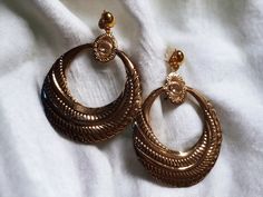 These are unique and rare  Large Clip on Bamboo Hoop Earrings  hollow one side style see pictures silver metal They hang 4 inches  These are very lightweight on the ear Easy to wear These Earrings are a classic and urban addition to any Wardrobe Wood Clips, Red Nail, Hoop Earrings Gold, Peacock Design, Earring Backs, Unique Earrings, Chicago Il