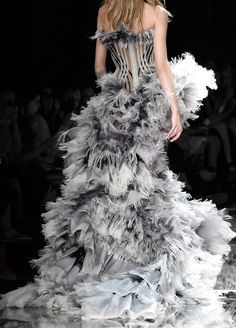 Versace Atelier, Hunger Games Fashion, Crazy Fashion, Versace Fashion, Versace Couture, Atelier Versace, Gowns Of Elegance, Fantasy Dress, Couture Gowns