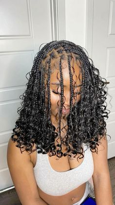 Braided Bob Knotless Braids, Curly Knotless Bob, Shoulder Length Boho Box Braids, Curly Bob Braids Black Women, Short Boohoo Knotless Braids, Boho Bob With Color, Shoulder Boho Knotless Braids, Short Curly Boho Braids, Bob Knotless Boho Braids