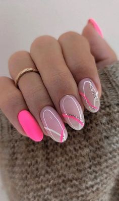 Chic Nails Colourful Nail, Nails Fancy, Pink Gel Nails, Pink Gel, Makijaż Smokey Eye, Cute Gel Nails, Nails 2023, Short Acrylic Nails Designs, Pink Acrylic Nails