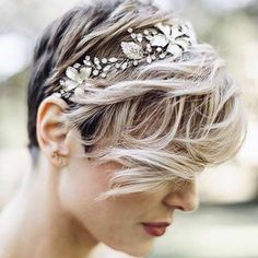 serre-tête et bandeau pour cheveux courts Hairstyles Pixie, Haircut Women, Wedding Hairstyles Tutorial, Elegant Wedding Hair, Style Hairstyle, Easy Hairstyle, Hair Styles 2017, Short Wedding Hair