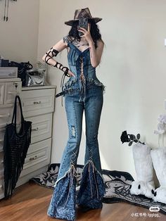 Blue Alternative Outfit, Pants With Designs, Alt Pants, Denim Flare Pants, Outfits Stylish, Diy Clothes Design, All Jeans, Fashion Inspiration Design