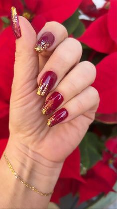 Dark Red Nails With Gold Glitter, Christmas Nails 2023 Red And Gold, Red Nails Gold Glitter, Red And Gold Holiday Nails, Red And Gold Ombre Nails, Nails For Red Dress Ideas Prom, Red And Gold Glitter Nails, Red Nails With Gold Glitter, Holiday Manicure Ideas