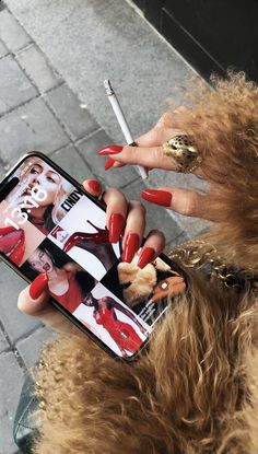 @kristina_tsymlyanskaya Kristina Aesthetic, Red Wallpaper Iphone, Fur Aesthetic, Motivation Psychology, Pinterest Style, Clothes Girl, Real Friendship Quotes, Aesthetic Pinterest, Nails Manicure