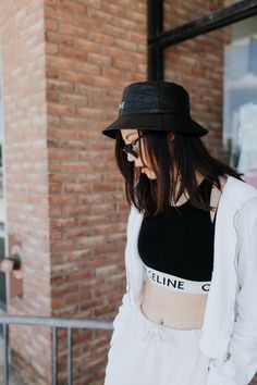 Celine Hat, Sports Bra Outfit, Angels Logo, Green Lenses, Woman Suit Fashion, Classic Sunglasses, Racerback Sports Bra, Black Sports Bra, Summer Look