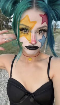 Crazy Makeup Looks Creative, Crazy Makeup Ideas, Weird Makeup Looks, Weirdcore Makeup, Clown Makeup Aesthetic, Silly Makeup, Face Painting Aesthetic, Unique Makeup Ideas, Makeup Ideas Creative